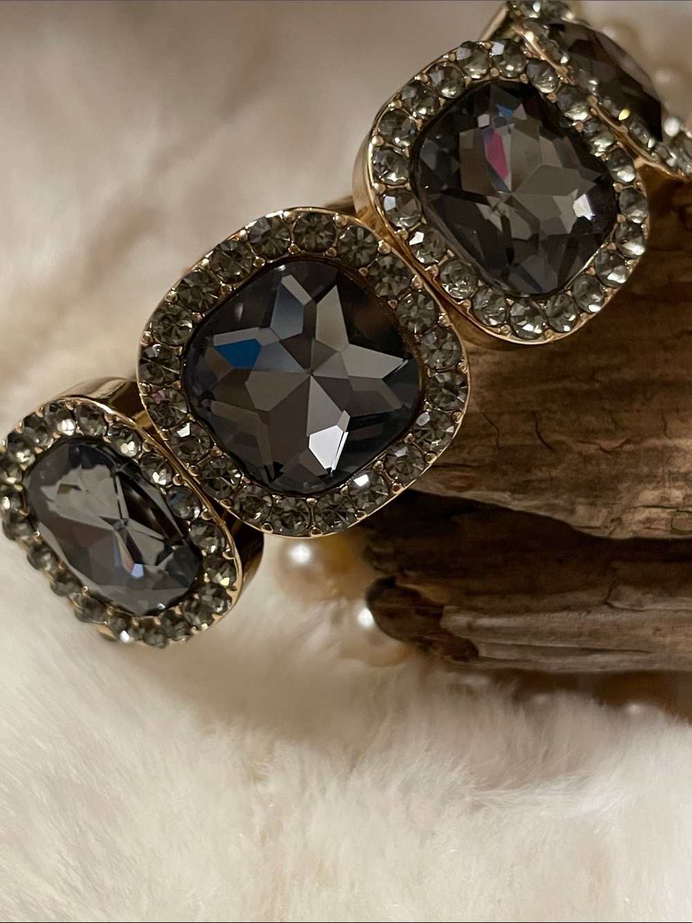 ⚜️Stunning and Elegant Gold-Tone Bracelet with Smoky Quartz⚜️